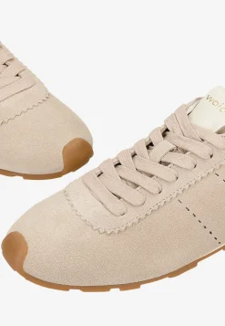 Beżowe sneakersy na cienkiej podeszwie