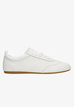 Białe sneakersy damskie ze skóry licowej