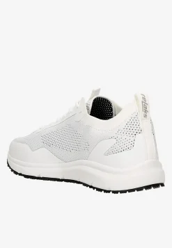 Białe sneakersy RELAKS z odblaskowym logo na pięcie