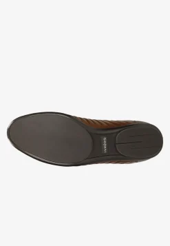 Brązowe skórzane sneakersy męskie z przeszyciami