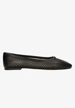 Czarne ażurowe baleriny damskie ze skóry