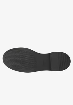 Czarne lakierowane mokasyny typu penny loafers