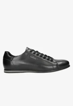 Czarne minimalistyczne sneakersy męskie w klasycznym stylu