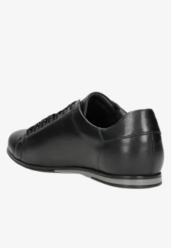 Czarne minimalistyczne sneakersy męskie w klasycznym stylu