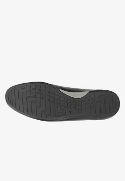 Czarne minimalistyczne sneakersy męskie w klasycznym stylu