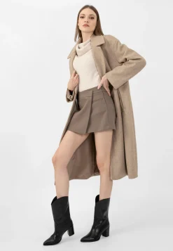 Czarne skórzane kowbojki na wysokim obcasie