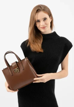 Elegancka ciemnobrązowa torebka damska typu kuferek