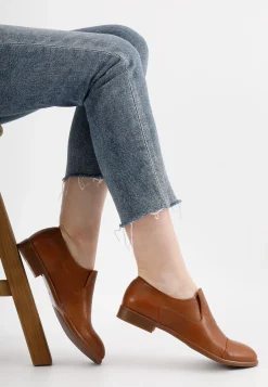Jasnobrązowe skórzane loafersy damskie