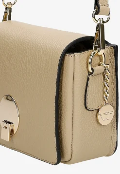 Mała beżowa torebka skórzana crossbody bag